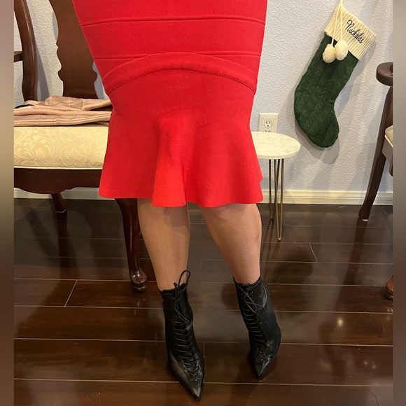 Herve Leger red bandage dress with bottom ruffle midi lendth XS sweetheart neck - Picture 6 of 10